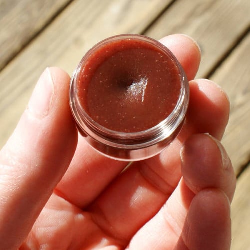 Using Natural Tinting Herbs to Color Lip Balms » The Natural