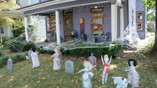 creepy dolls halloween decor