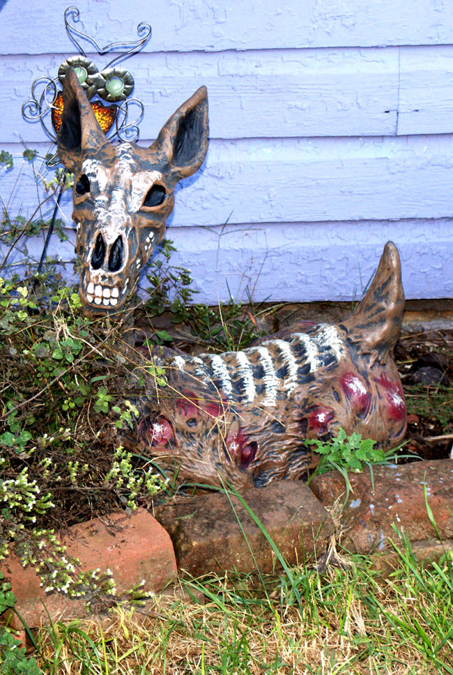 Spooky Outdoor DIY Halloween Decorations