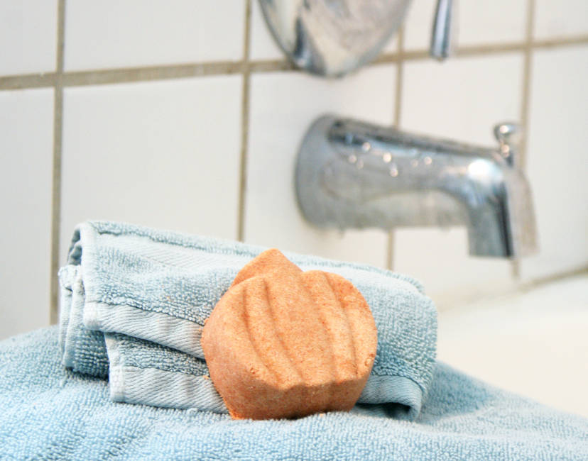 DIY Halloween Pumpkin Bath Bomb Recipe