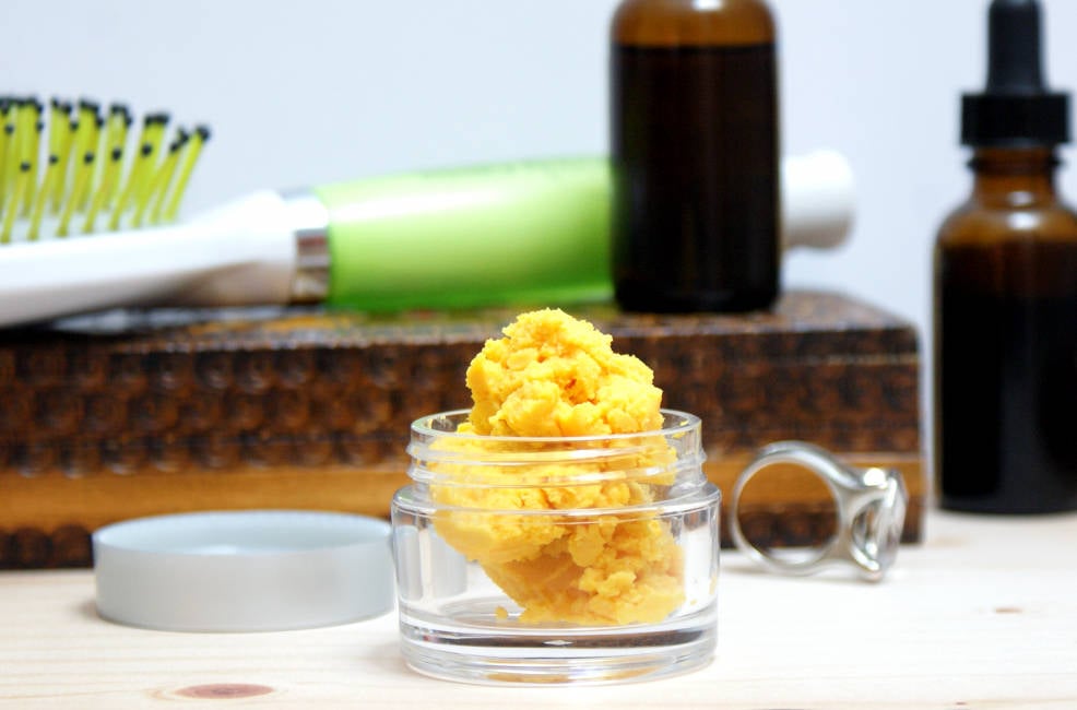 Moisturizing Hair Mask Recipe with Essential Oils for Dry or Damaged Hair