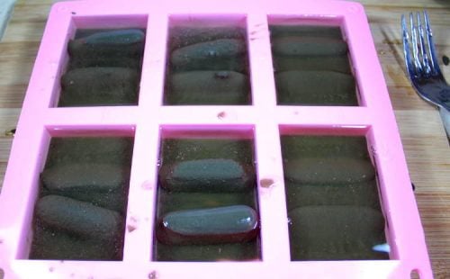 As a crafter and soapmaker, there are absolutely those days when an idea for a soap recipe you have in your head, does not execute the way you thought it would. This was one of those projects. However, with a little creativity, I was able to turn a #soapfail into a #soapsuccess! Learn how I turned my #soapfail around and find out how to make your own melt and pour tea tree and sea mud soaps!