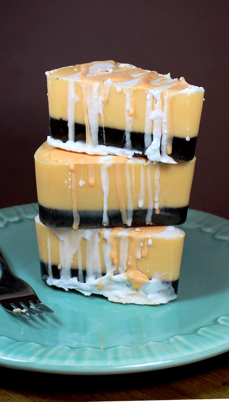 Learn how to make this easy pumpkin spice pie soap recipe! Made using a natural melt and pour soap base, this pumpkin spice pie soap recipe has a "chocolate graham cracker crust" and icing drizzle. It makes a wonderful homemade gift idea for the holidays for just about anyone.