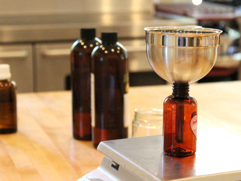 DIY Dry Oil Body Spray for Dry Skin + Free Printable Labels