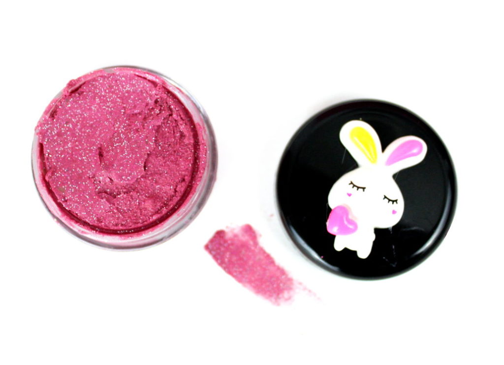 Beautiful Bold DIY Cream Eyeshadows to Rock This Halloween