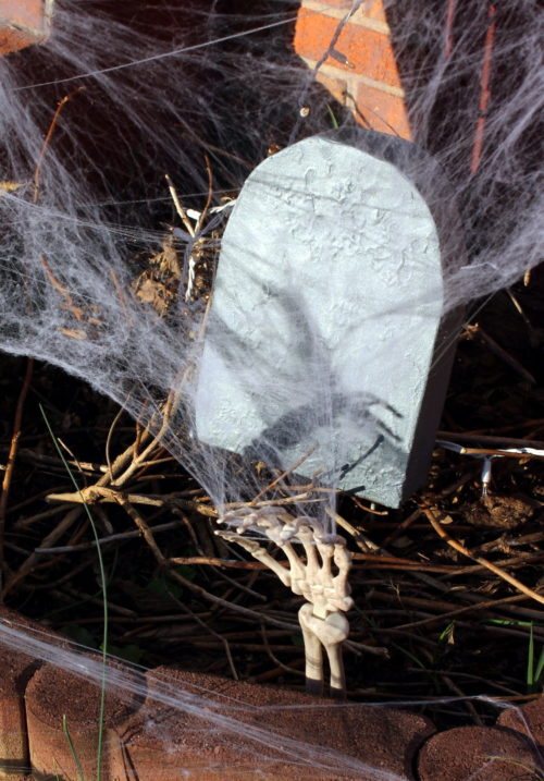 how to decorate with tombstones for halloween