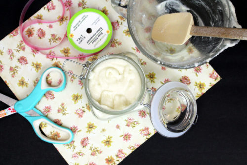 Moisturizing whipped sugar scrub recipe for natural dry skin relief. Make this DIY whipped sugar scrub for your dry skin care routine for natural beauty. Get glowing skin with this lush hydrated whipped sugar scrub recipe. A relaxing bath experience, this homemade whipped sugar scrub recipe is the perfect bath time treat. This DIY whipped sugar scrub recipe is the best way to moisturize, hydrate and exfoliate skin as part of your daily natural skin care routine for soft beautiful skin.