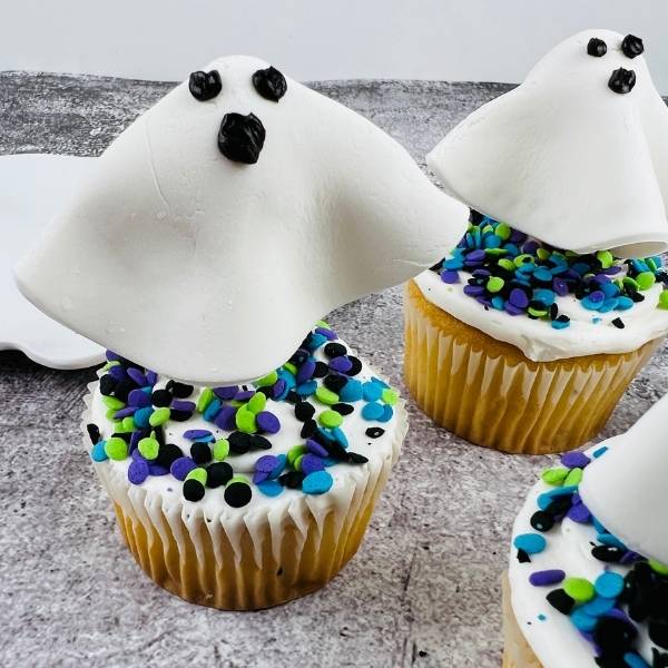 Ghost Cupcakes How to Make Cute and Easy Halloween Treats